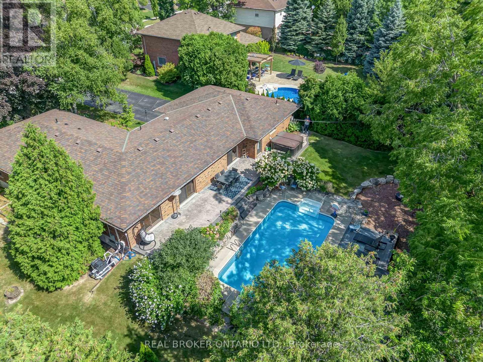 30 Carl Crescent, Hamilton, Ontario  L8B 0G5 - Photo 44 - X12847574