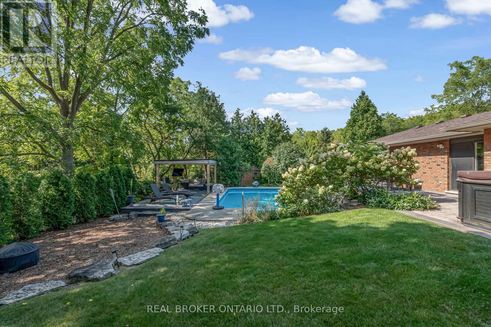 30 Carl Crescent, Hamilton, Ontario  L8B 0G5 - Photo 46 - X12847574