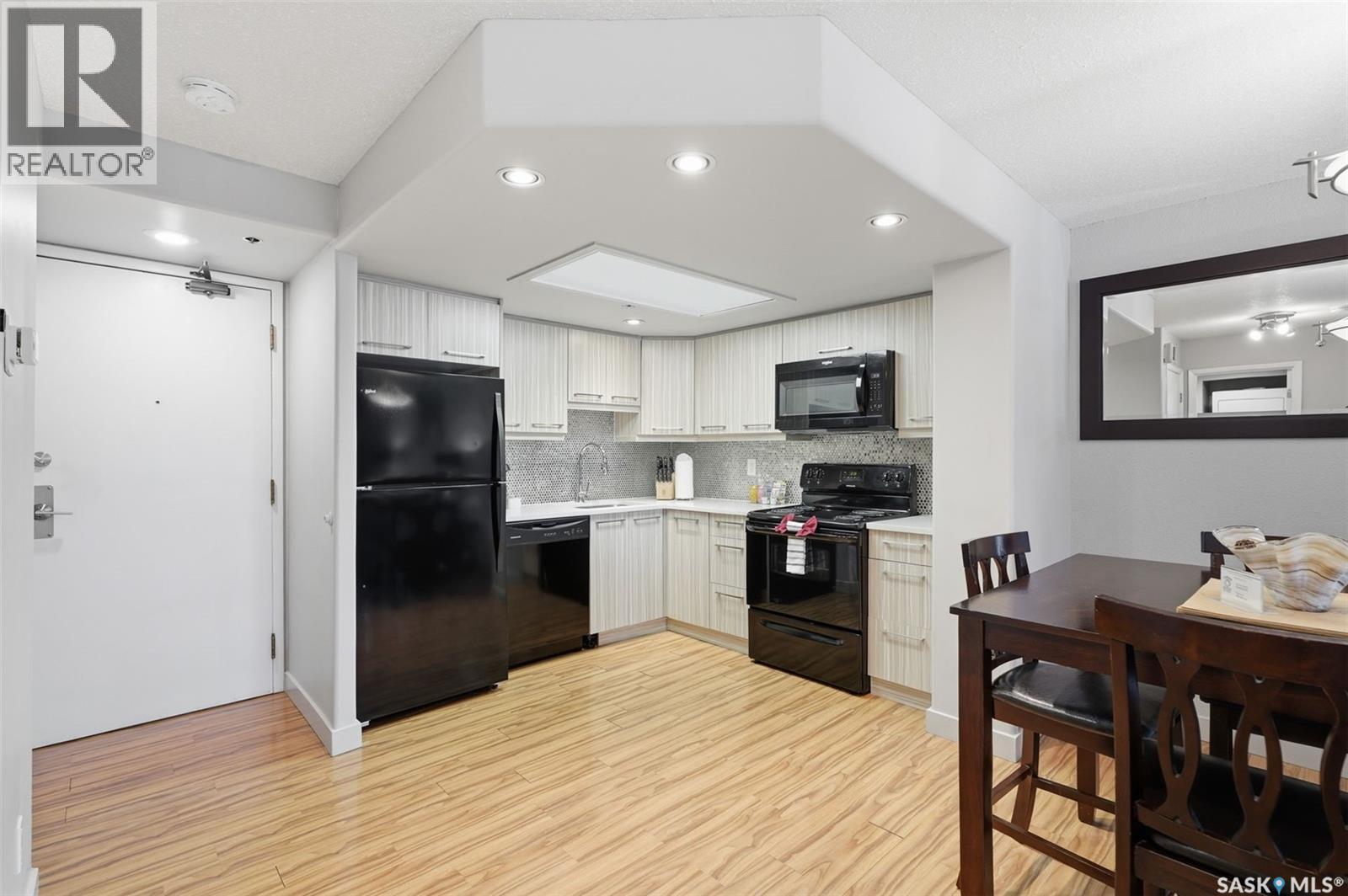 204 311 6th Avenue N, Saskatoon, Saskatchewan  S7K 7A9 - Photo 1 - SK029736