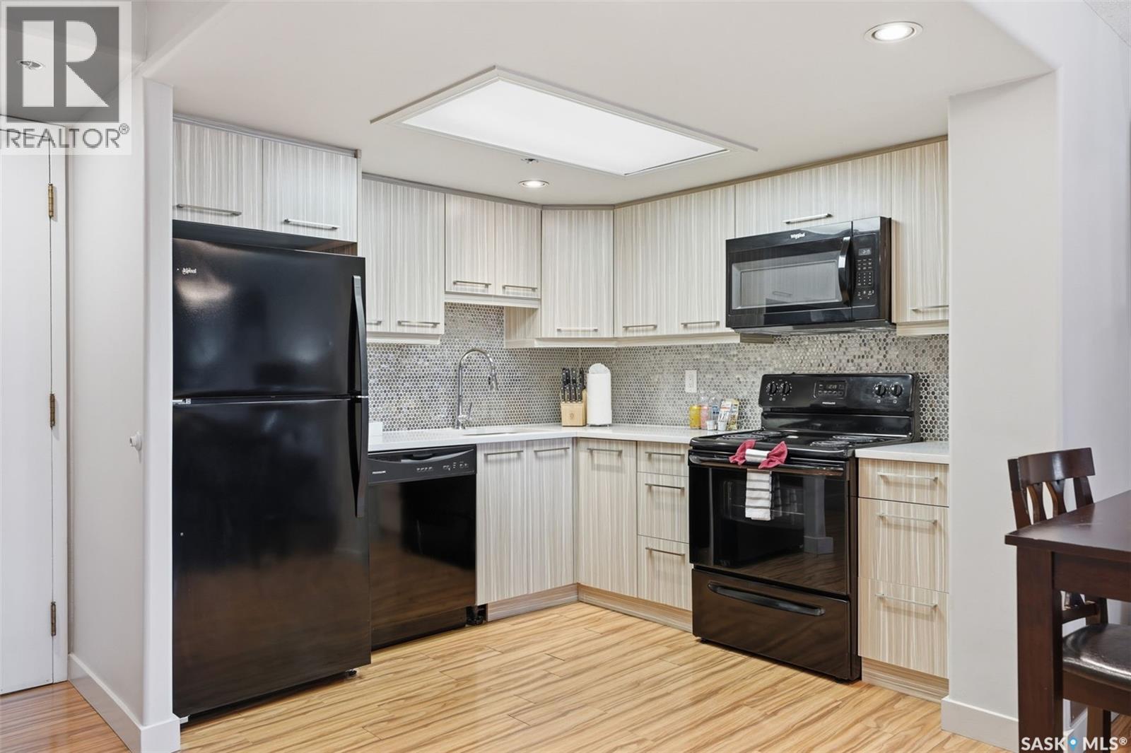 204 311 6th Avenue N, Saskatoon, Saskatchewan  S7K 7A9 - Photo 2 - SK029736