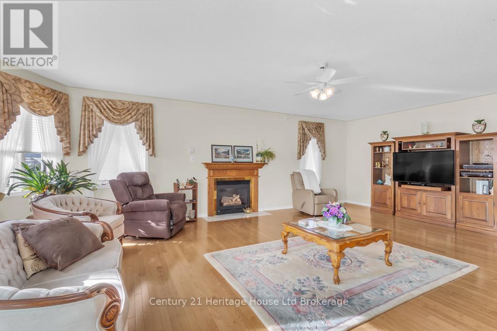 58 Wilkins Crescent, Tillsonburg, Ontario  N4G 5M5 - Photo 4 - X12847690