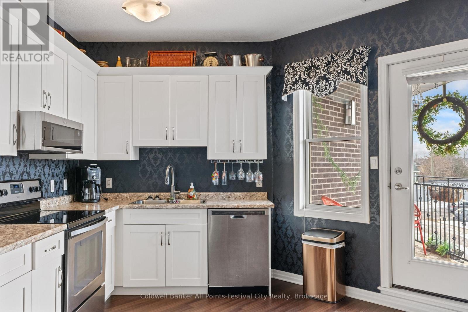 206 - 35 St David Street, Goderich, Ontario  N7A 1L4 - Photo 9 - X12847758