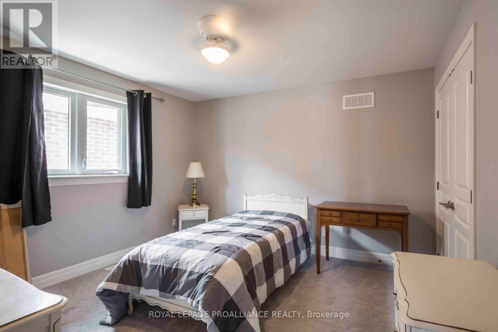 8 Crews Crescent, Quinte West, Ontario  K8V 0G3 - Photo 21 - X12847672