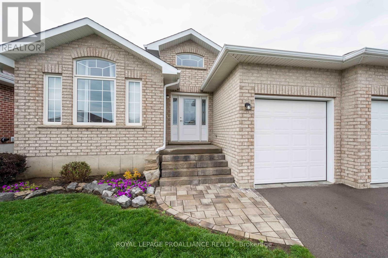 8 Crews Crescent, Quinte West, Ontario  K8V 0G3 - Photo 29 - X12847672