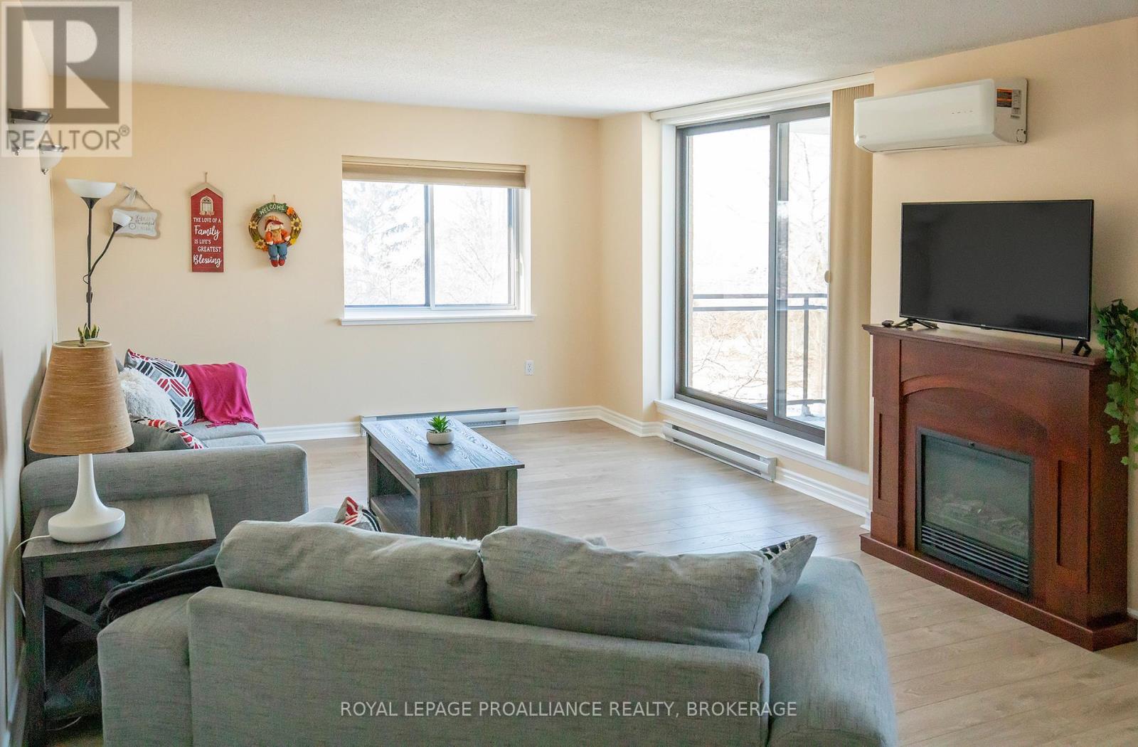 302 - 120 Barrett Court, Kingston (Kingston East (Incl Barret Crt)), Ontario  K7L 5H6 - Photo 10 - X12847604