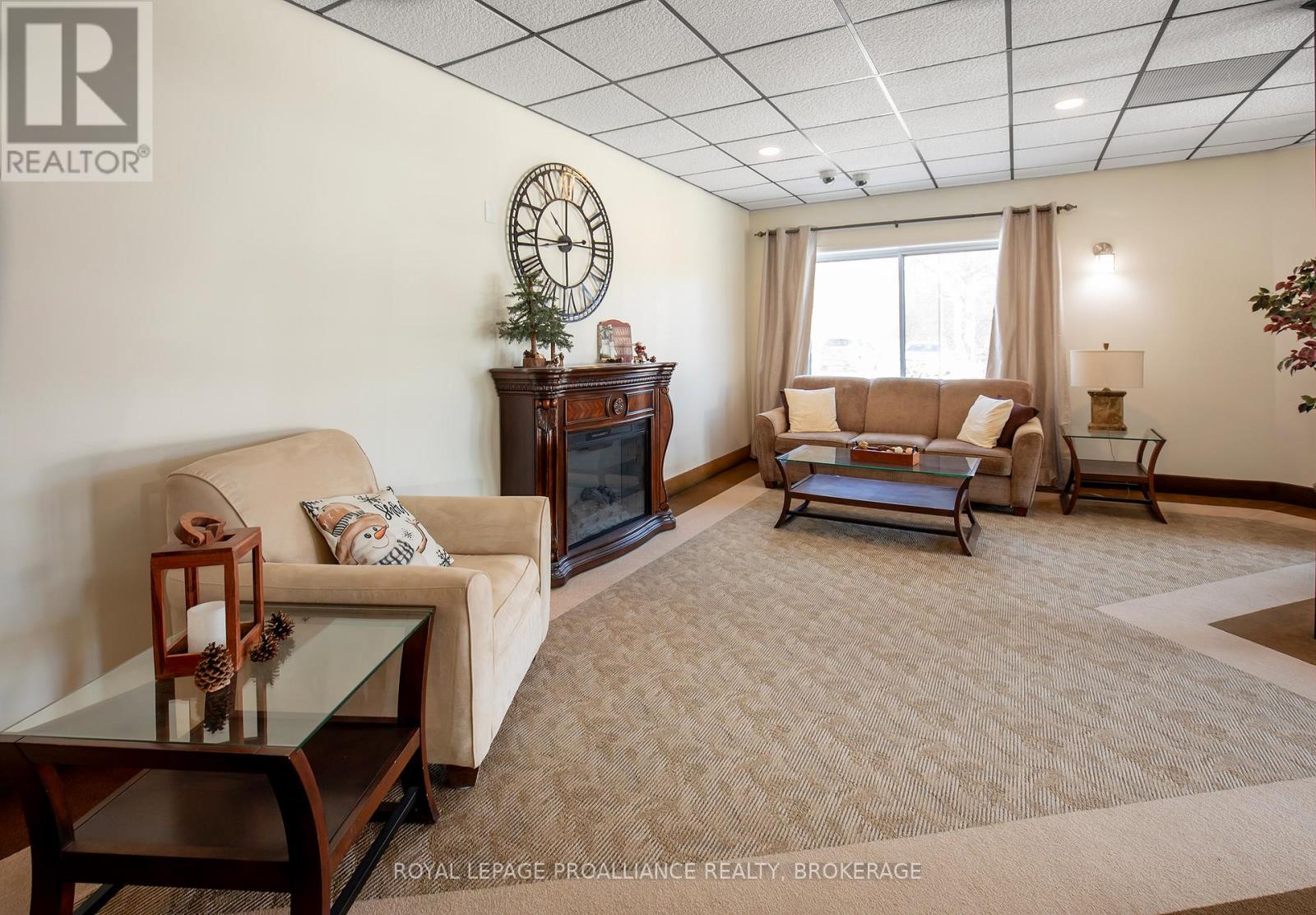 302 - 120 Barrett Court, Kingston (Kingston East (Incl Barret Crt)), Ontario  K7L 5H6 - Photo 2 - X12847604