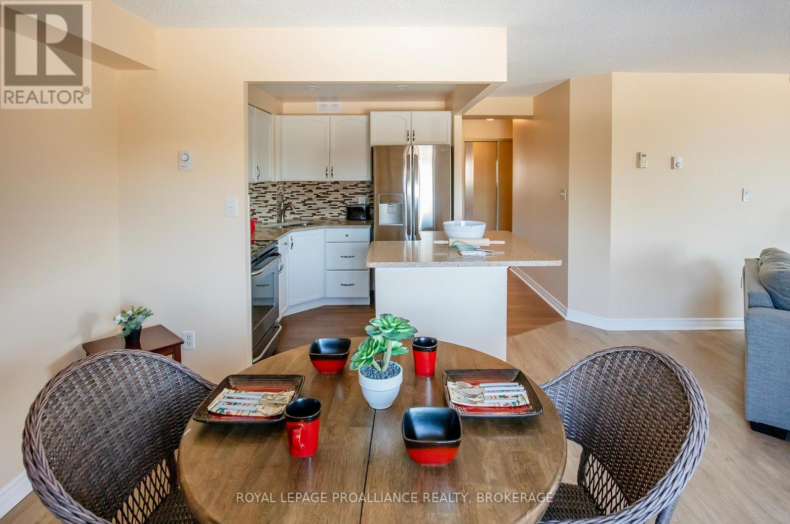 302 - 120 Barrett Court, Kingston (Kingston East (Incl Barret Crt)), Ontario  K7L 5H6 - Photo 6 - X12847604