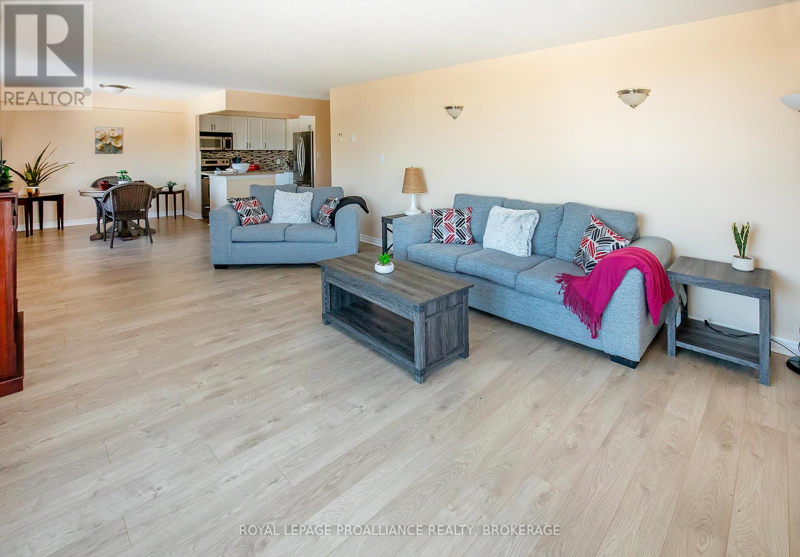 302 - 120 Barrett Court, Kingston (Kingston East (Incl Barret Crt)), Ontario  K7L 5H6 - Photo 9 - X12847604