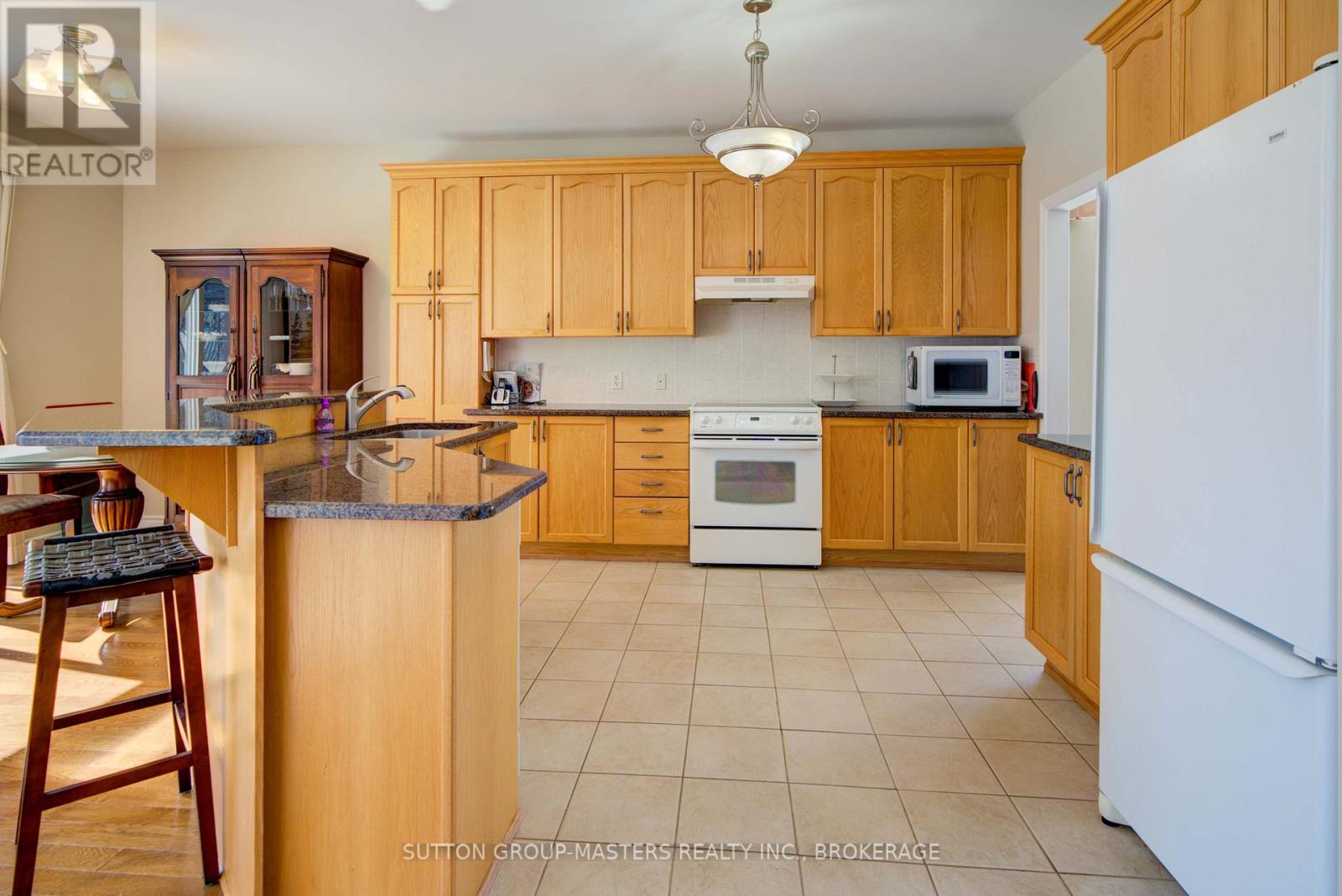 51 Glenora Drive, Loyalist (Bath), Ontario  K0H 1G0 - Photo 15 - X12847662