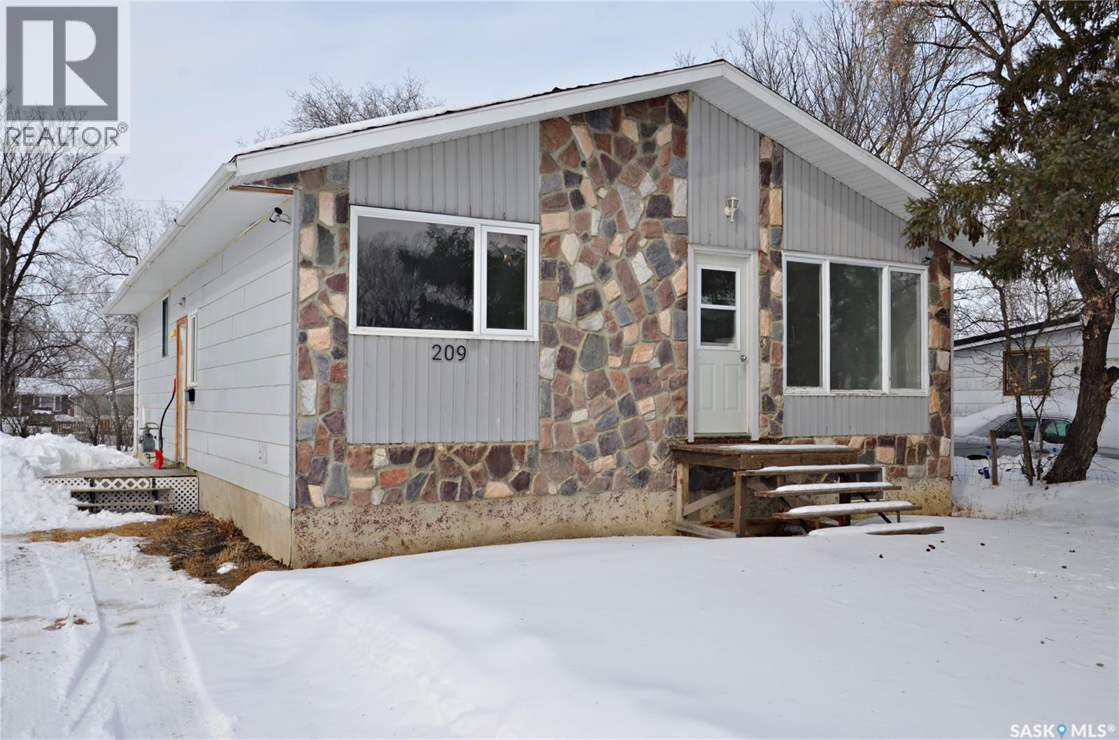 209 Torran Street, Colonsay, Saskatchewan  S0K 0Z6 - Photo 1 - SK029660
