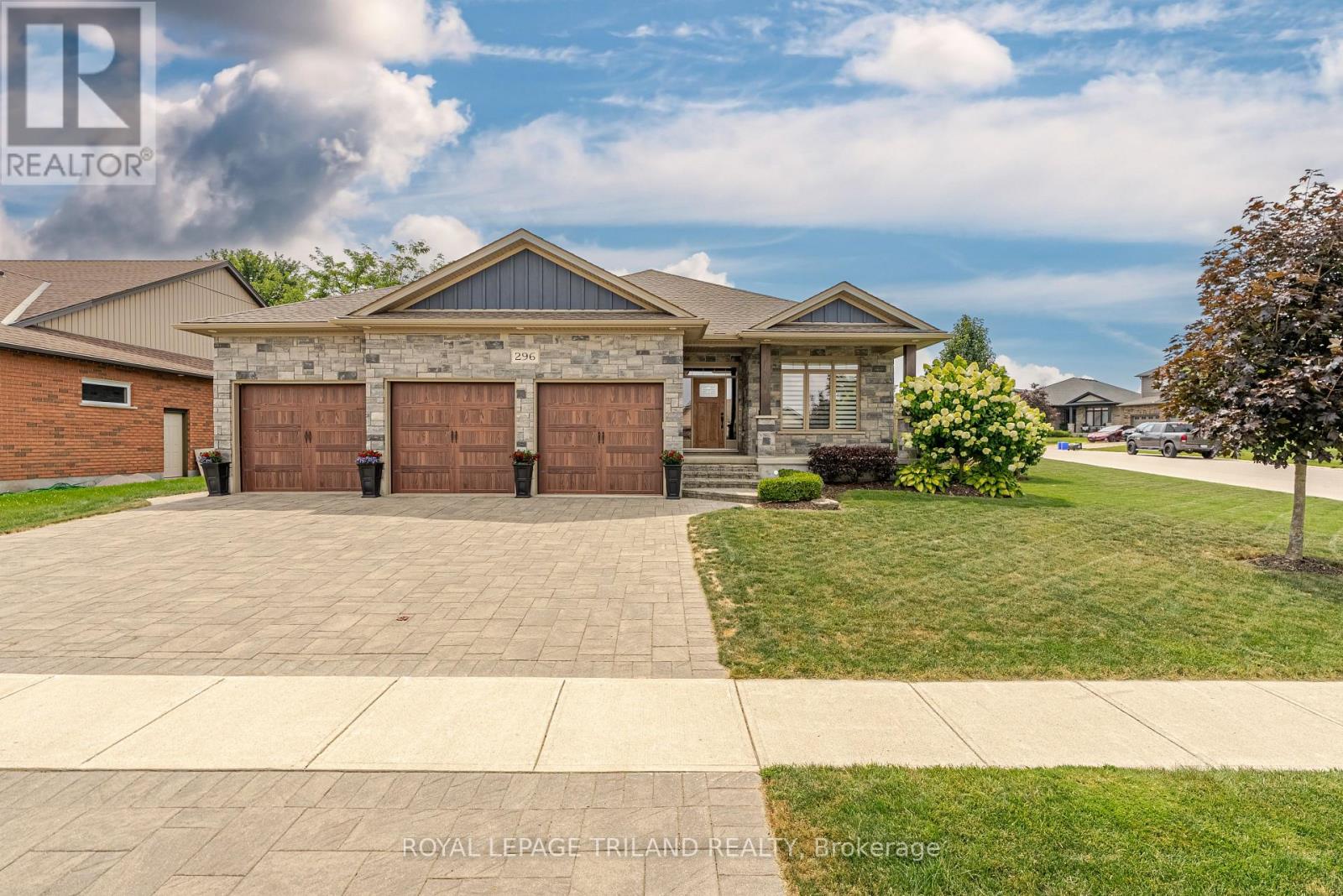 296 Dufferin Street, Central Elgin, Ontario  N0L 1B0 - Photo 2 - X12847630