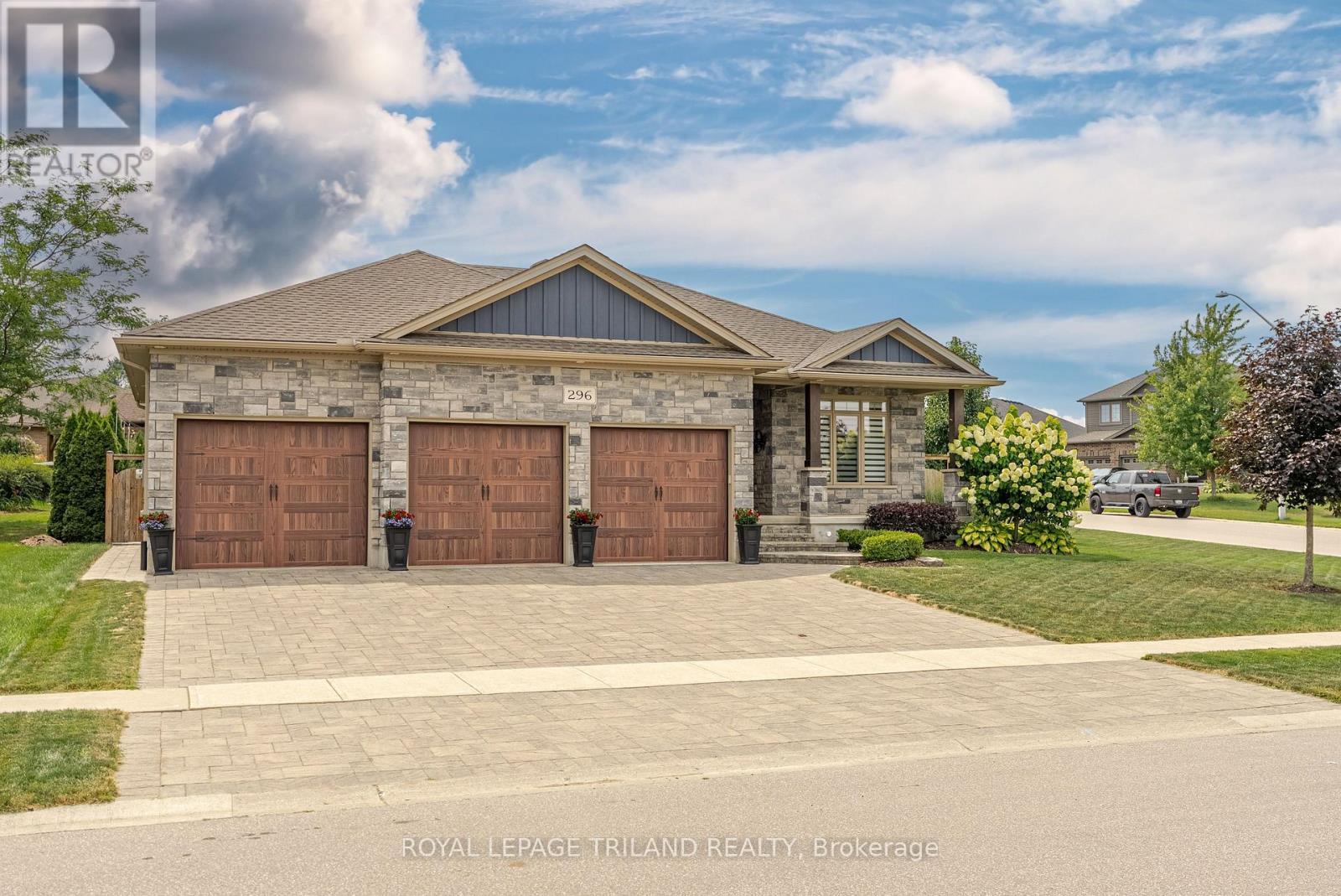 296 Dufferin Street, Central Elgin, Ontario  N0L 1B0 - Photo 3 - X12847630