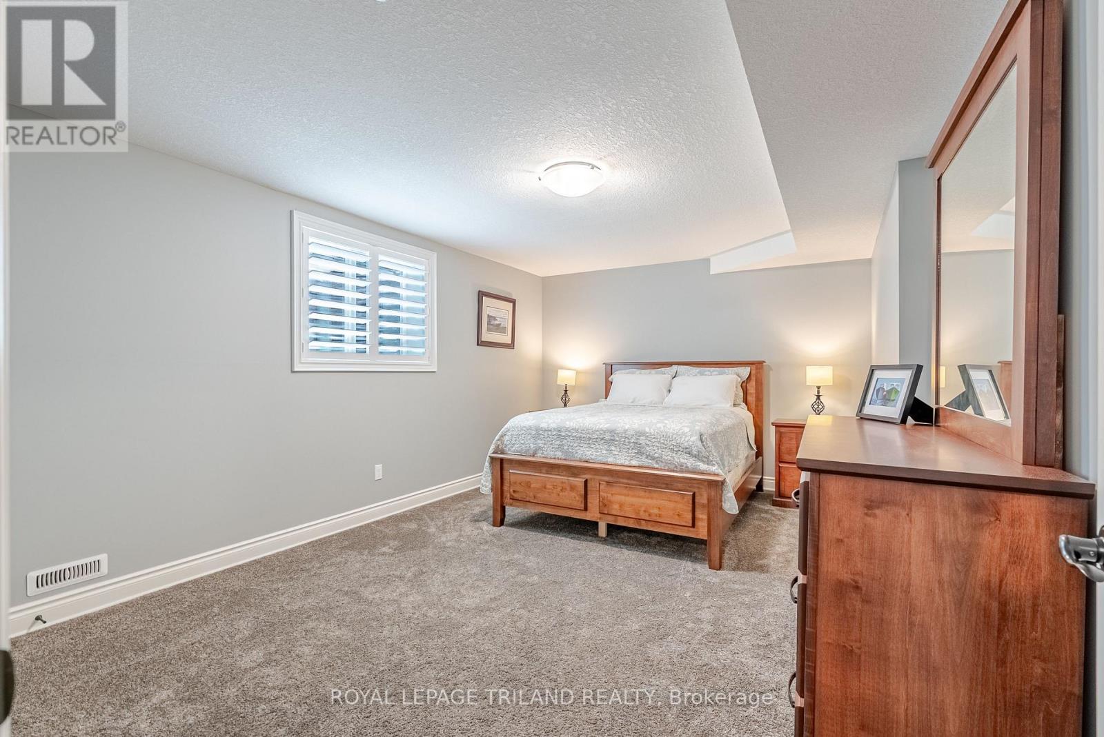 296 Dufferin Street, Central Elgin, Ontario  N0L 1B0 - Photo 37 - X12847630