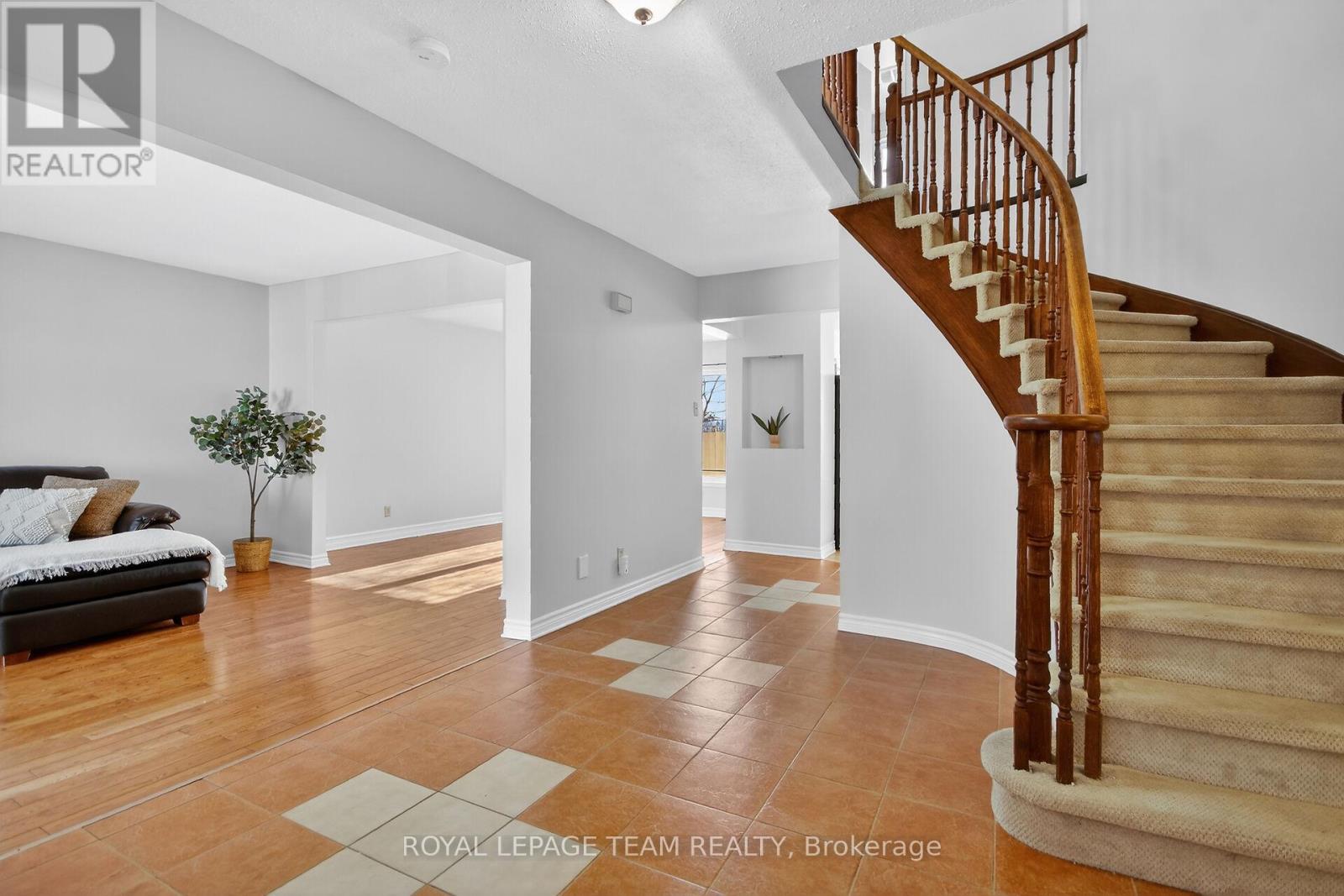 1604 Proulx Drive, Ottawa, Ontario  K4A 1T5 - Photo 2 - X12847706