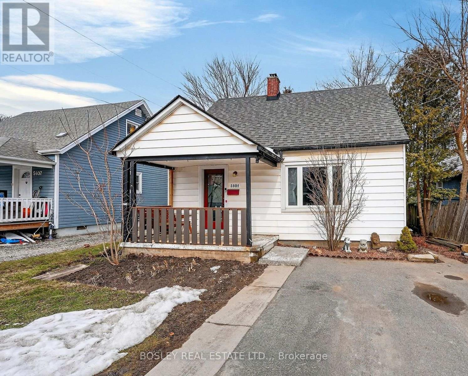 5401 Menzie Street, Niagara Falls, Ontario  L2E 2V7 - Photo 1 - X12847724
