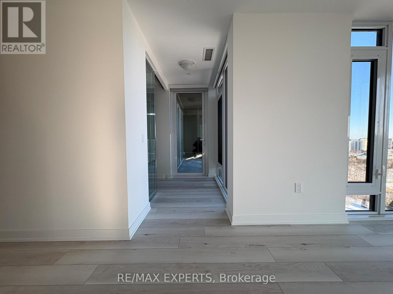 1903 - 1 Quarrington Lane, Toronto, Ontario  M3C 0S4 - Photo 5 - C12843538