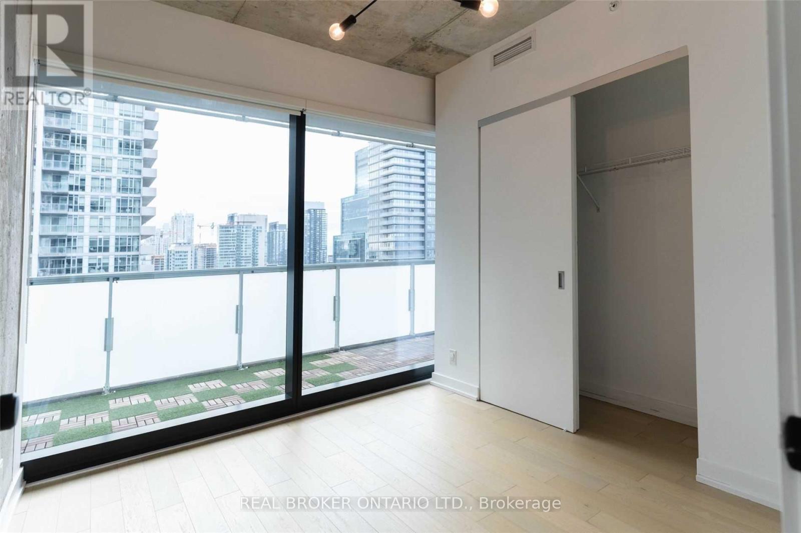 2107 - 11 Charlotte Street, Toronto (Waterfront Communities), Ontario  M5V 0M6 - Photo 14 - C12847610