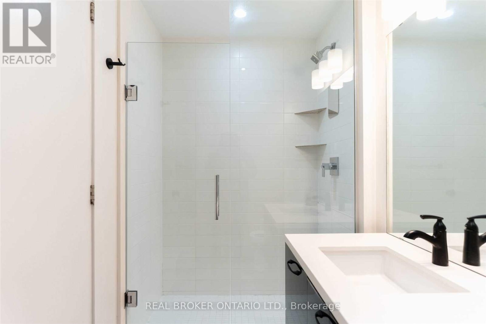 2107 - 11 Charlotte Street, Toronto (Waterfront Communities), Ontario  M5V 0M6 - Photo 20 - C12847610