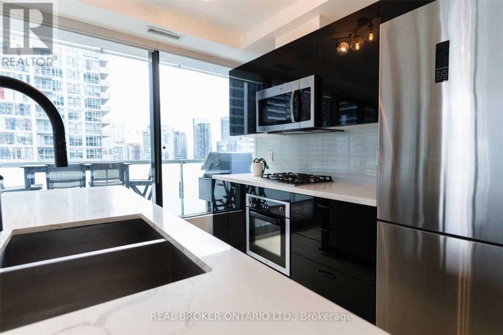 2107 - 11 Charlotte Street, Toronto (Waterfront Communities), Ontario  M5V 0M6 - Photo 5 - C12847610