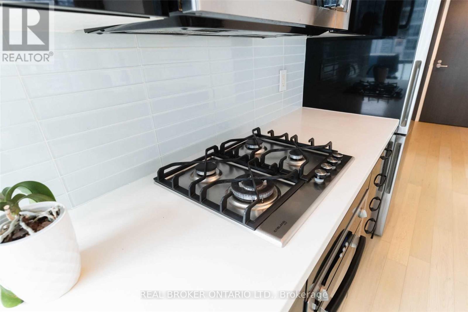 2107 - 11 Charlotte Street, Toronto (Waterfront Communities), Ontario  M5V 0M6 - Photo 7 - C12847610