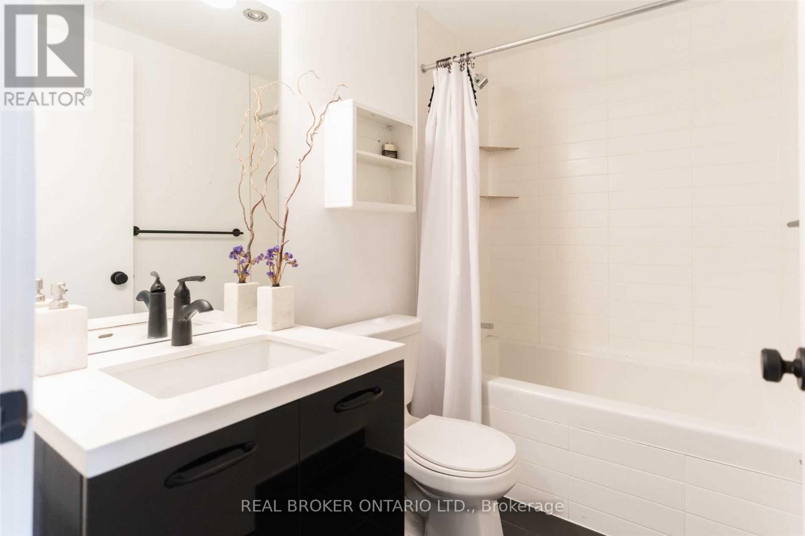 2107 - 11 Charlotte Street, Toronto (Waterfront Communities), Ontario  M5V 0M6 - Photo 9 - C12847610