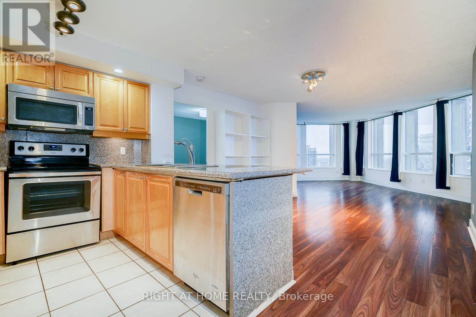 1201 - 5 Northtown Way, Toronto, Ontario  M2N 7A1 - Photo 2 - C12847642