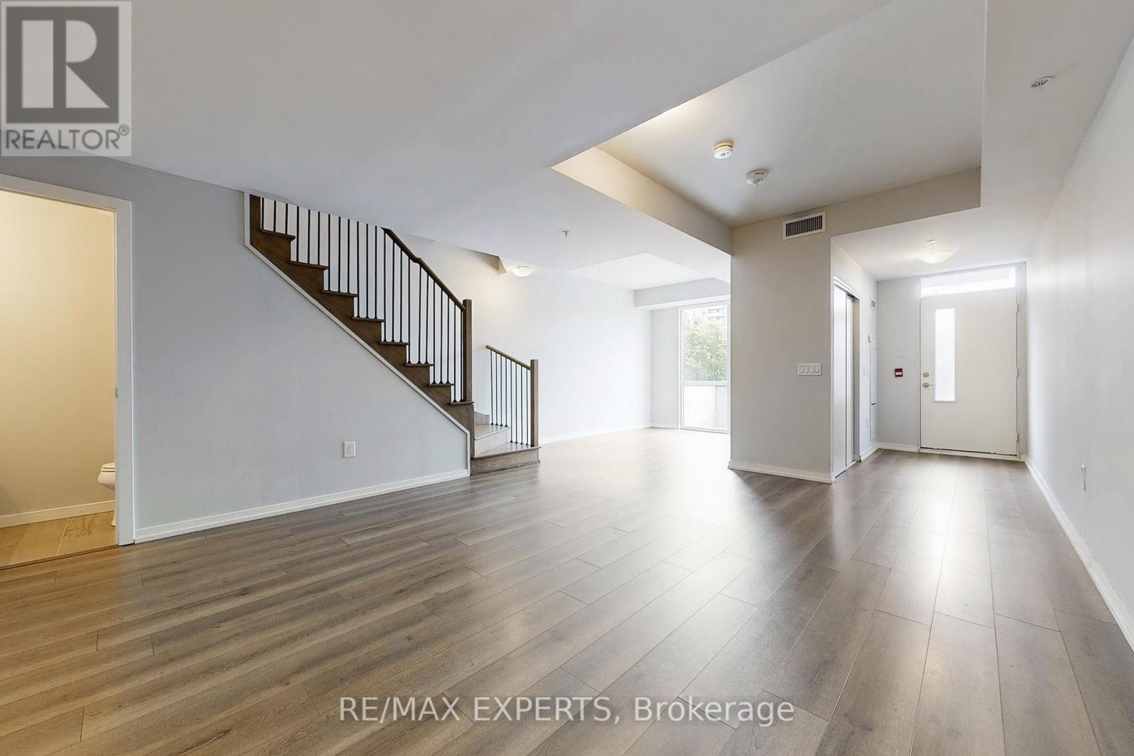 Th 106 - 3237 Bayview Avenue, Toronto (Bayview Village), Ontario  M2K 2J7 - Photo 3 - C12847684