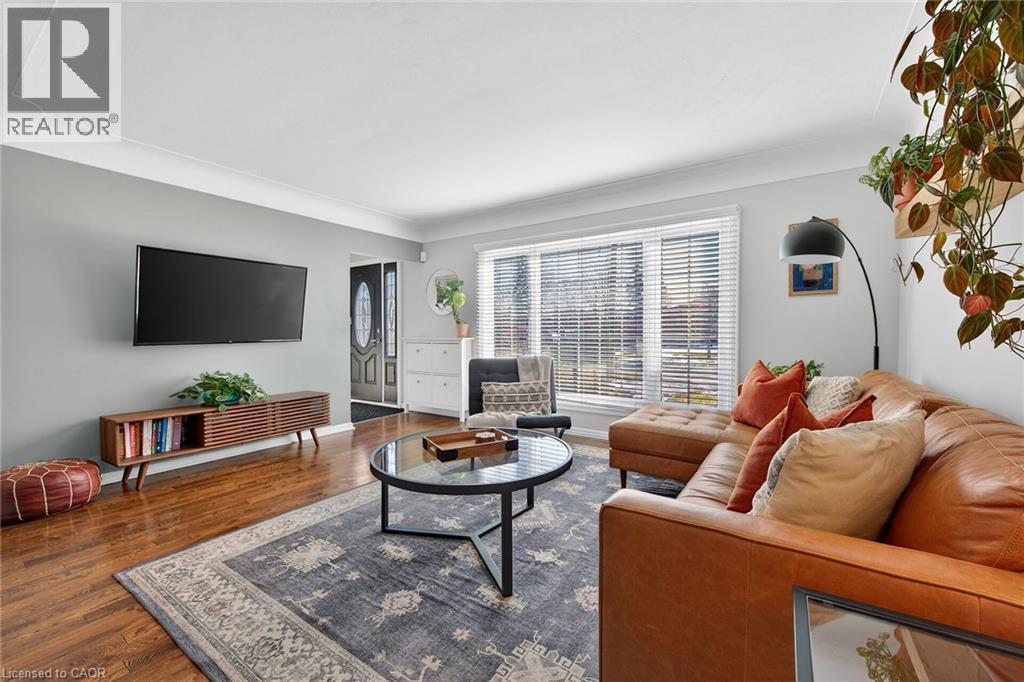 124 West 24th Street, Hamilton, Ontario  L9C 4W4 - Photo 5 - 40809452