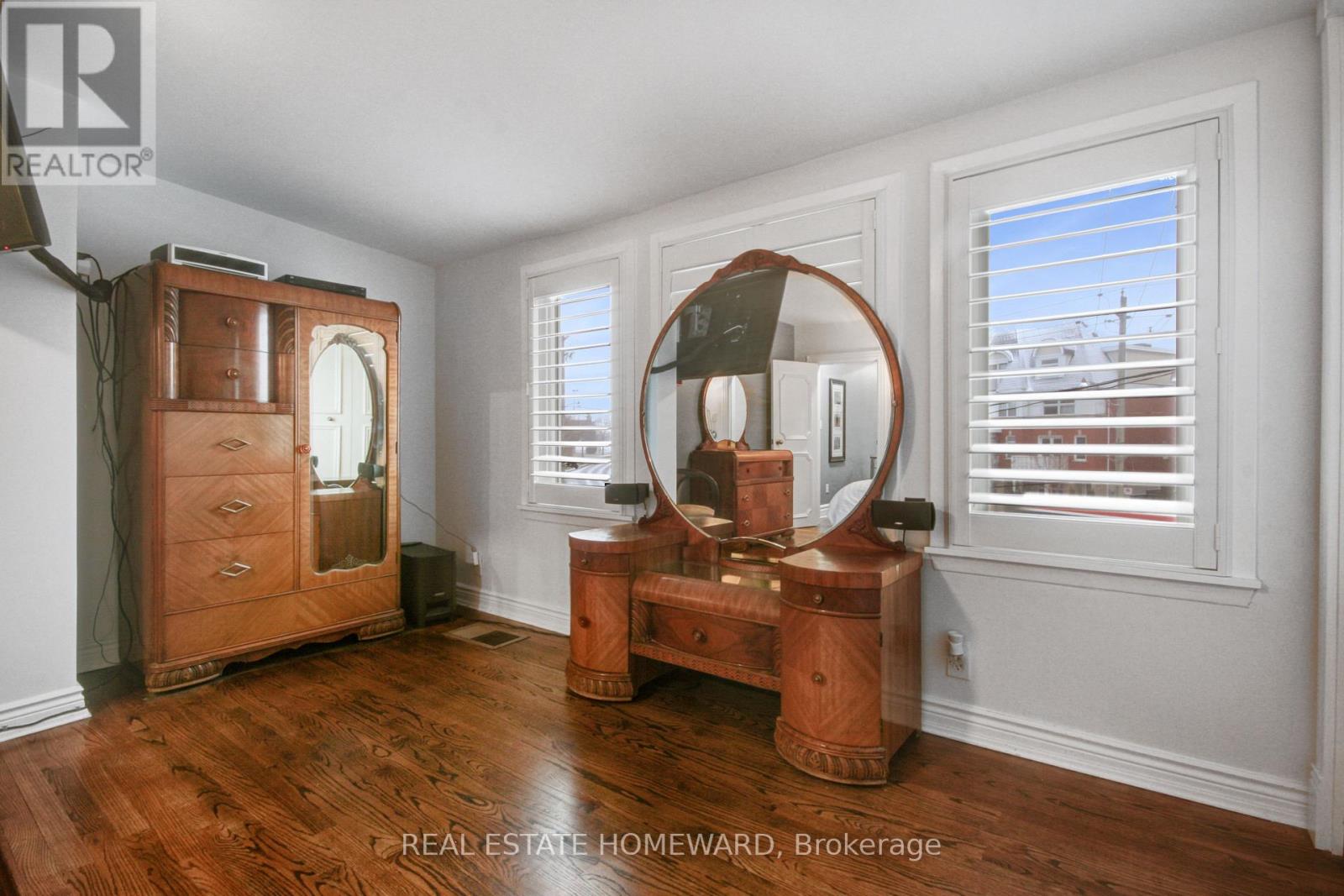 55 Woodbine Avenue, Toronto, Ontario  M4L 3P1 - Photo 14 - E12847620