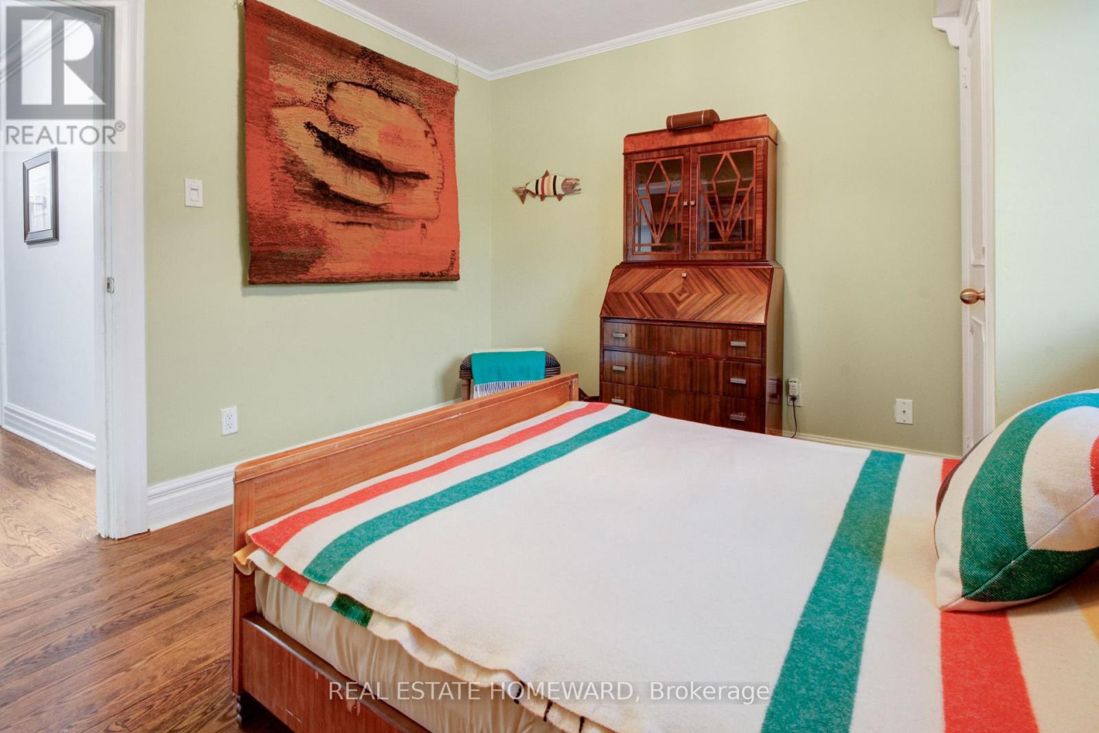 55 Woodbine Avenue, Toronto, Ontario  M4L 3P1 - Photo 18 - E12847620