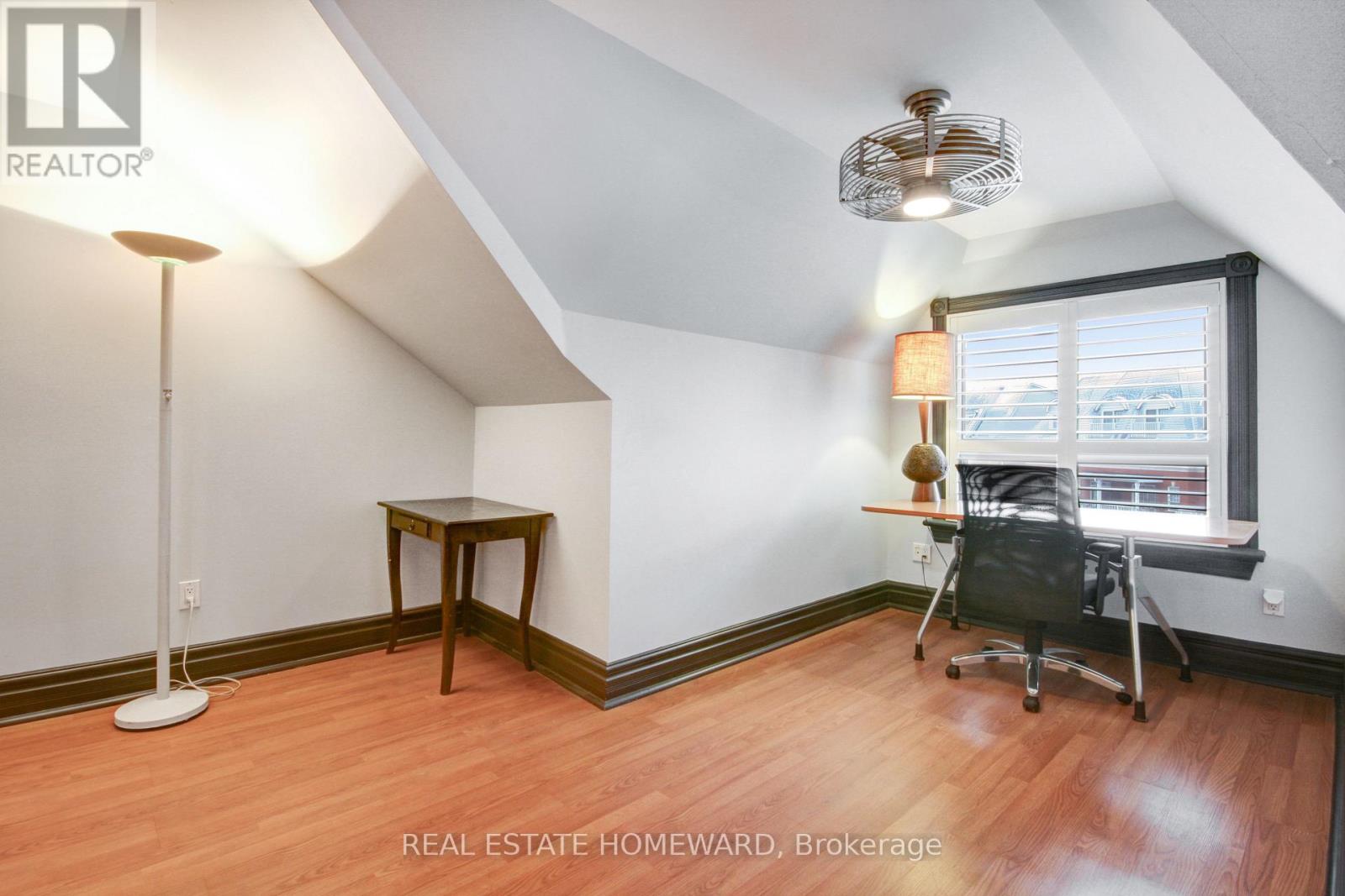 55 Woodbine Avenue, Toronto, Ontario  M4L 3P1 - Photo 19 - E12847620