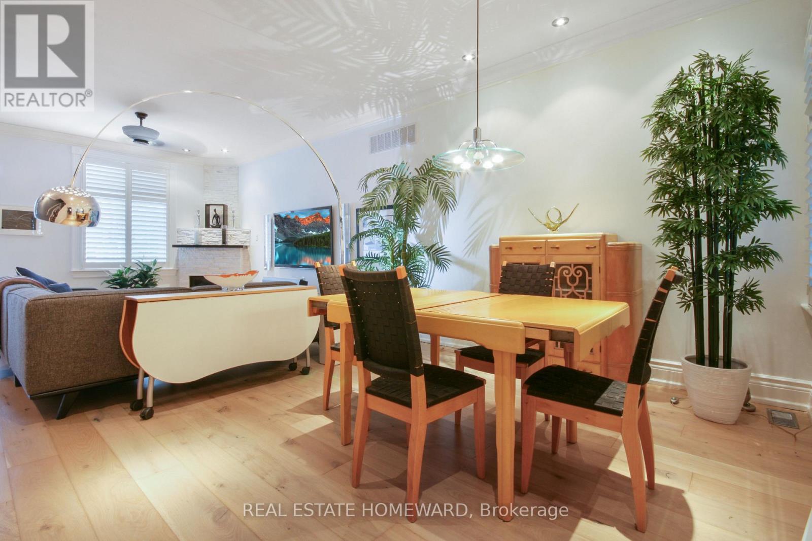 55 Woodbine Avenue, Toronto, Ontario  M4L 3P1 - Photo 6 - E12847620