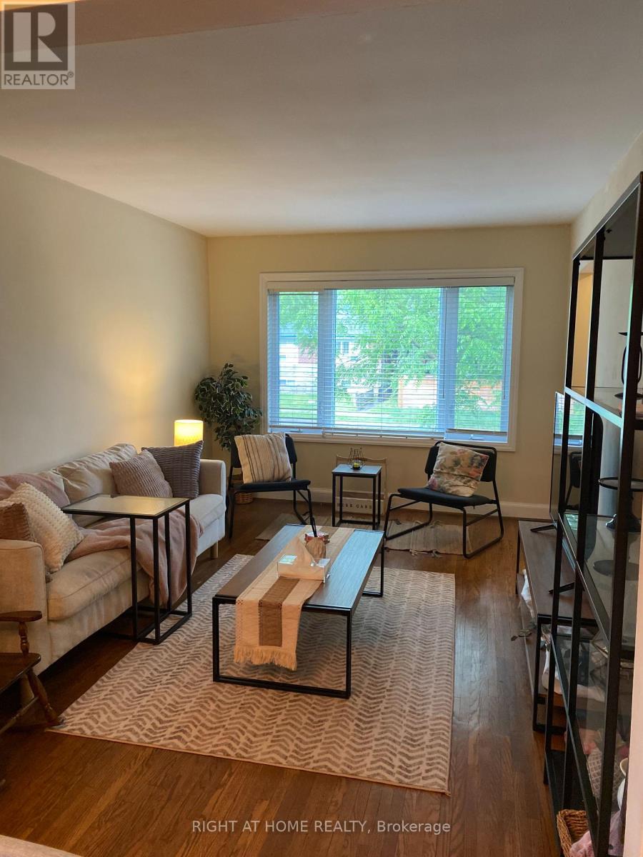 32 Florens Avenue, Toronto, Ontario  M1L 1R6 - Photo 13 - E12847666