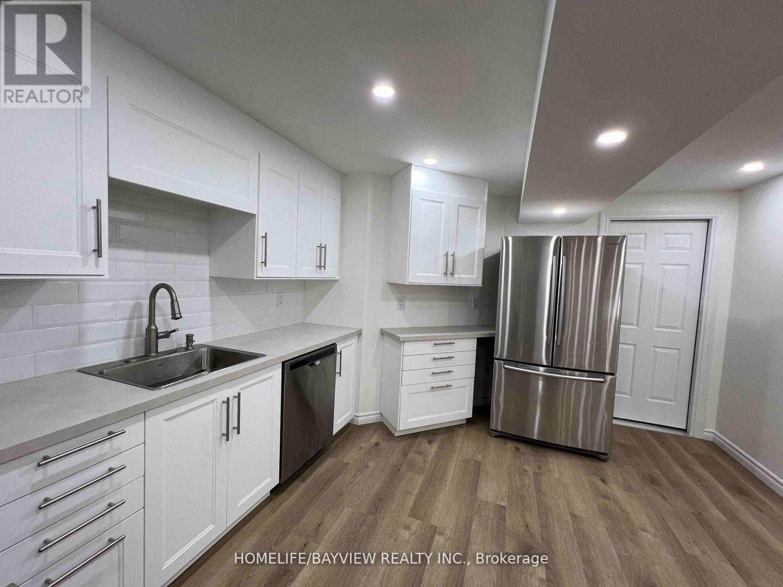 Lower - 136 Pinnacle Trail, Aurora, Ontario  L4G 7G7 - Photo 7 - N12847626