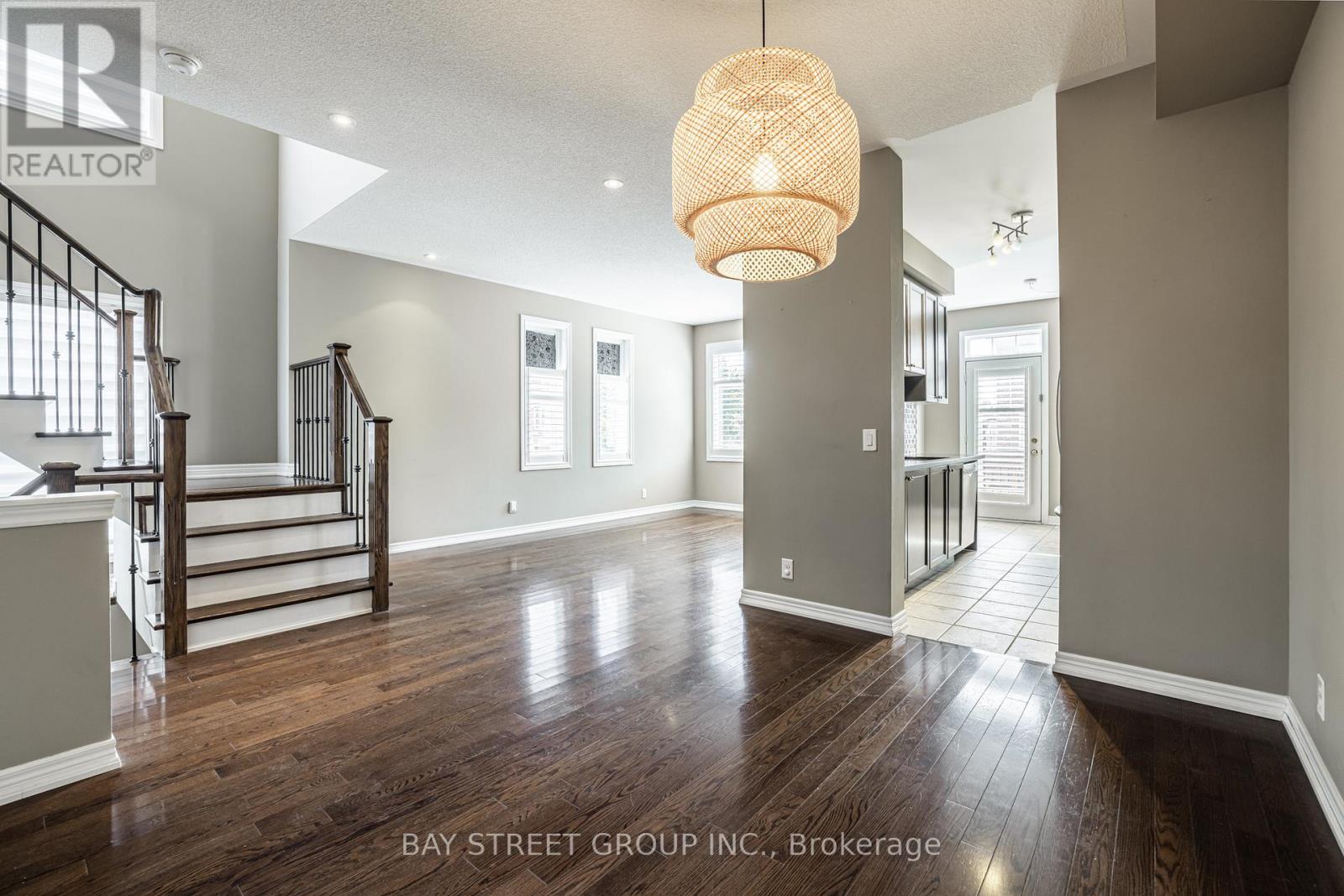 4 Courtland Crescent, East Gwillimbury, Ontario  L9N 0B2 - Photo 11 - N12847676