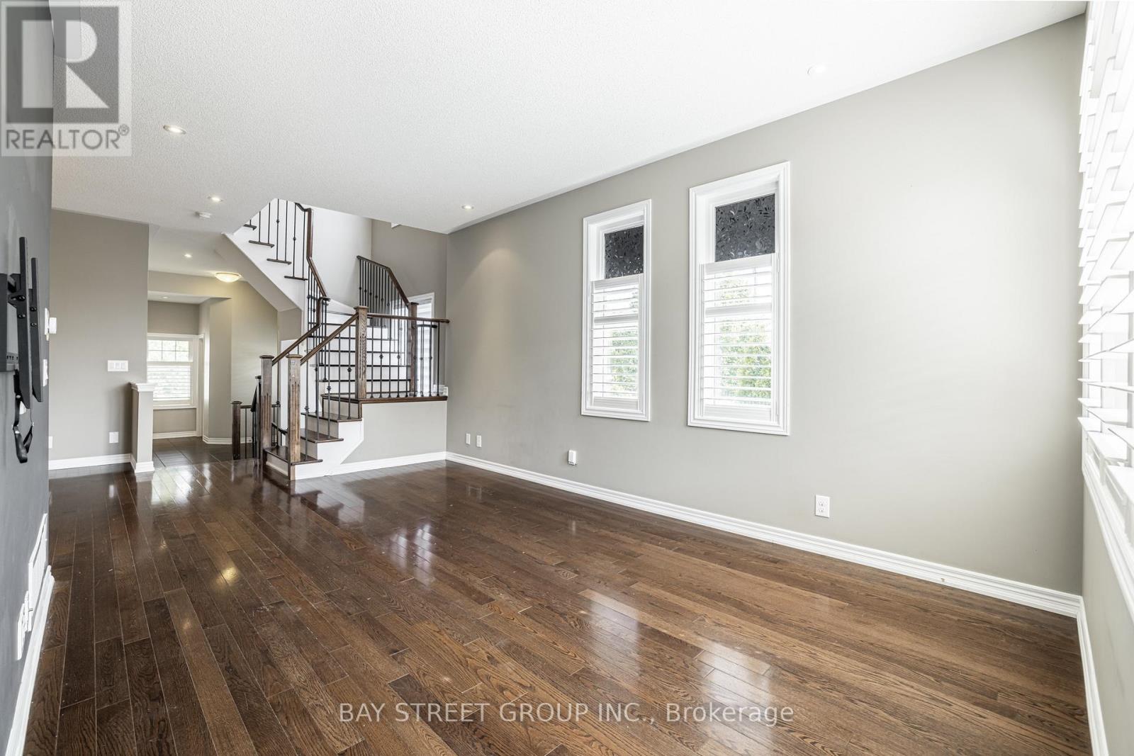 4 Courtland Crescent, East Gwillimbury, Ontario  L9N 0B2 - Photo 15 - N12847676