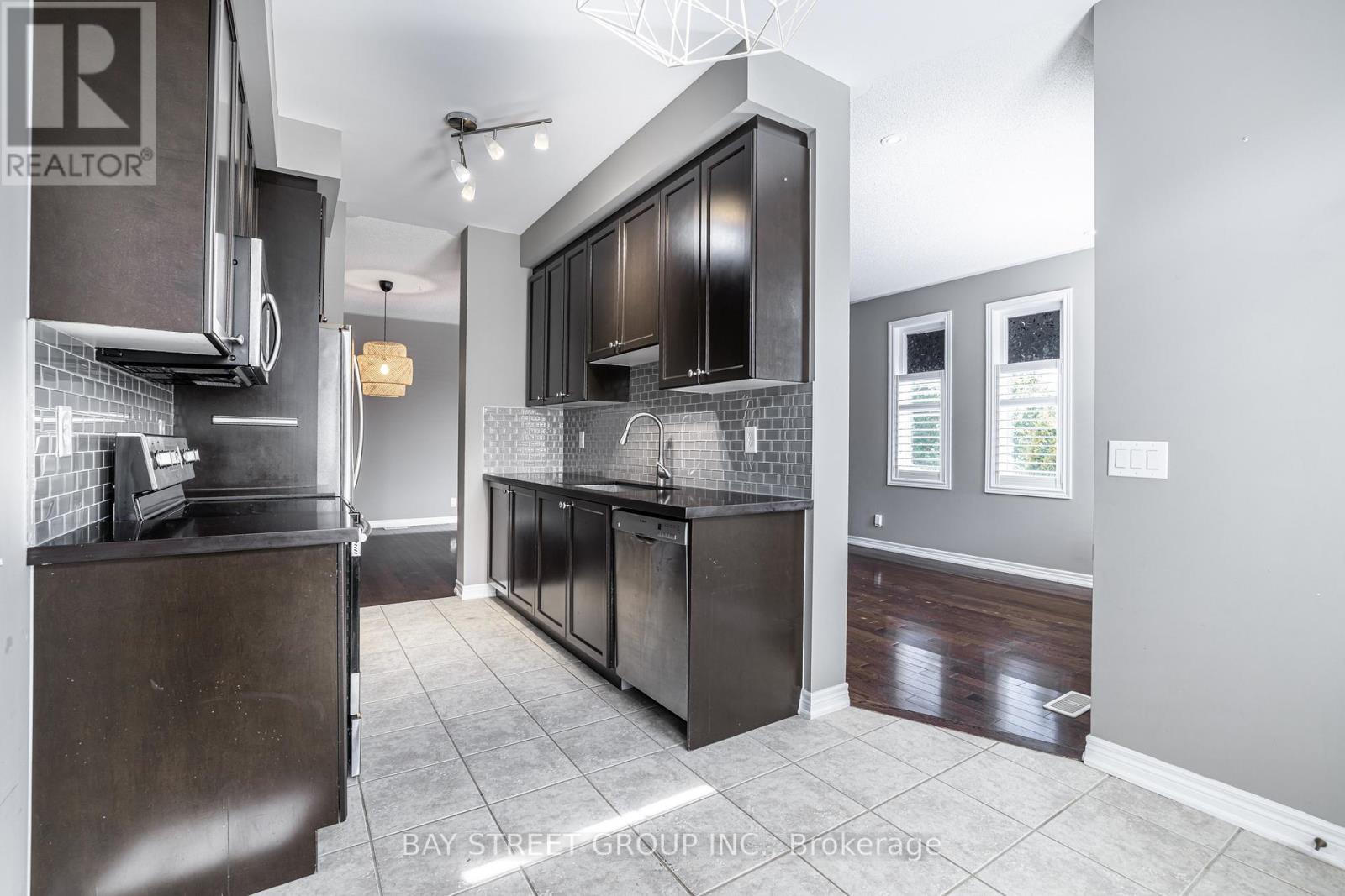 4 Courtland Crescent, East Gwillimbury, Ontario  L9N 0B2 - Photo 23 - N12847676