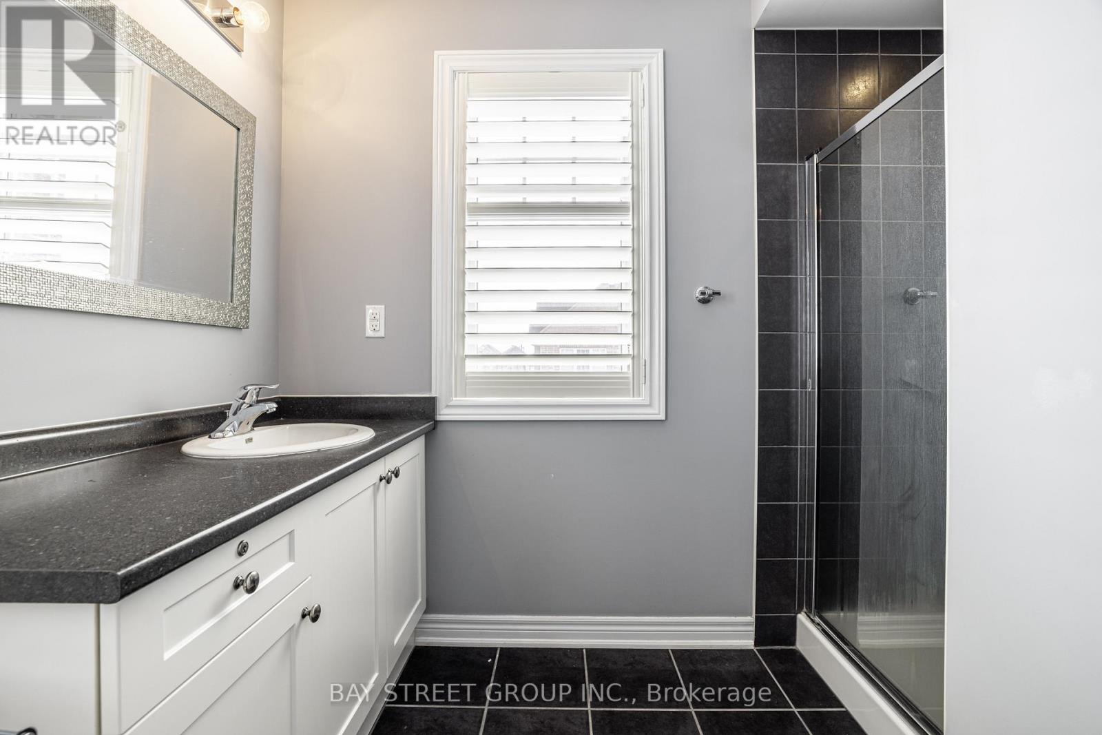 4 Courtland Crescent, East Gwillimbury, Ontario  L9N 0B2 - Photo 35 - N12847676