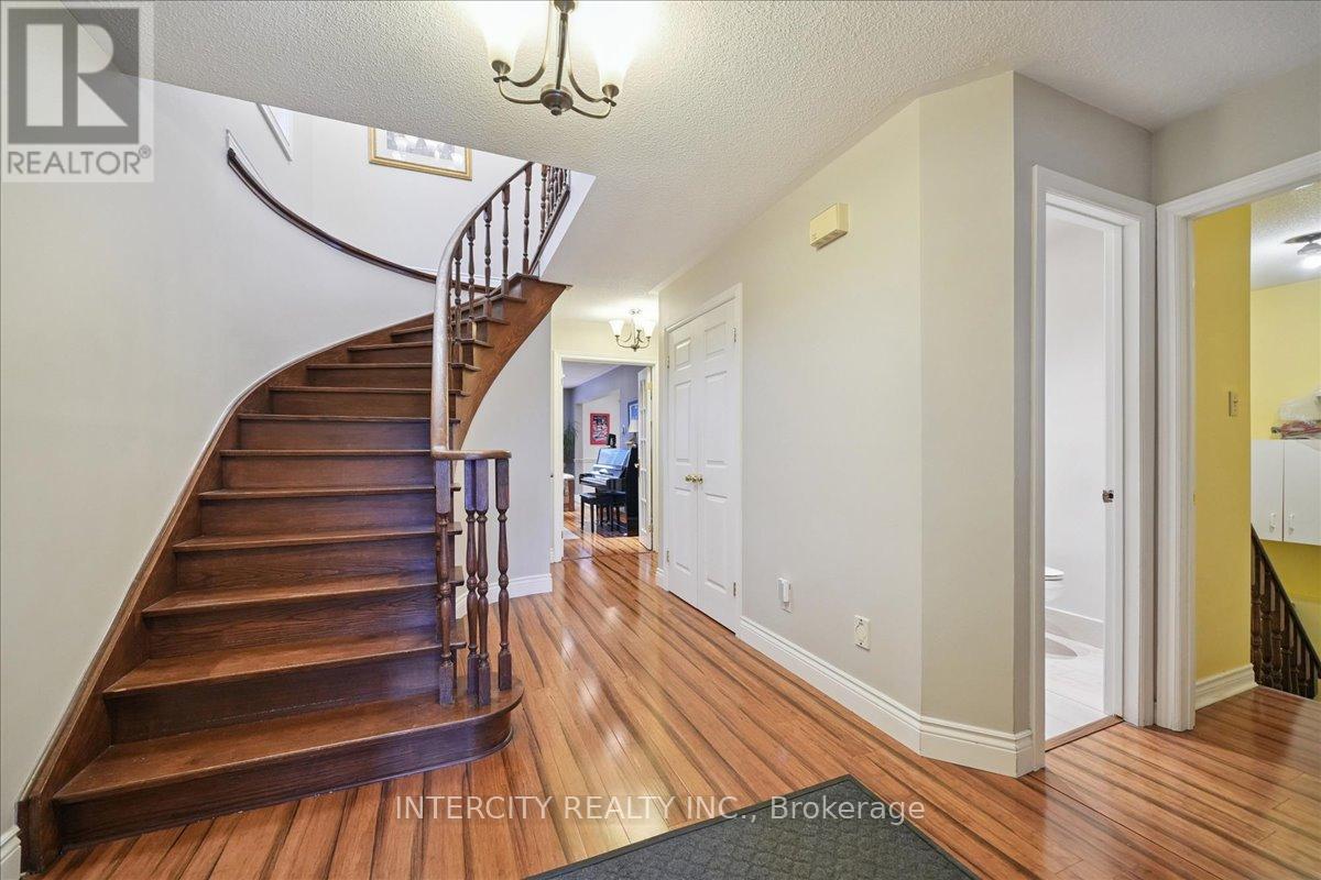 67 Sonny Street, Vaughan, Ontario  L6A 1B8 - Photo 3 - N12715442