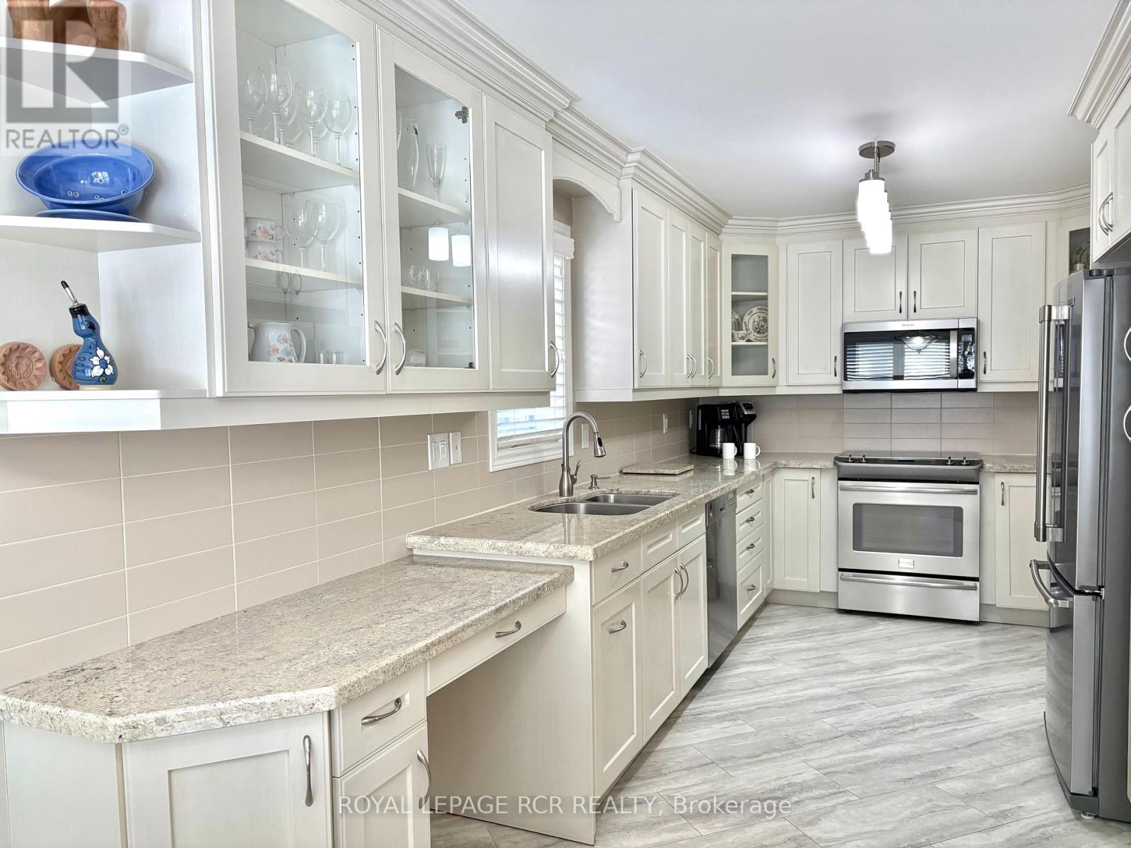 37 Sunset Boulevard, New Tecumseth, Ontario  L9R 1Y8 - Photo 4 - N12843022