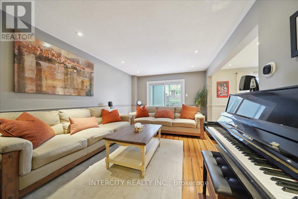 67 Sonny Street, Vaughan, Ontario  L6A 1B8 - Photo 7 - N12715442