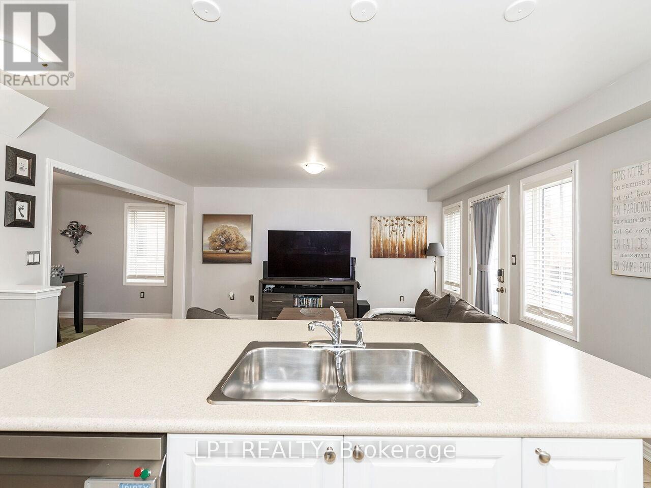 1585 Leblanc Court, Milton, Ontario  L9E 0A4 - Photo 17 - W12847592