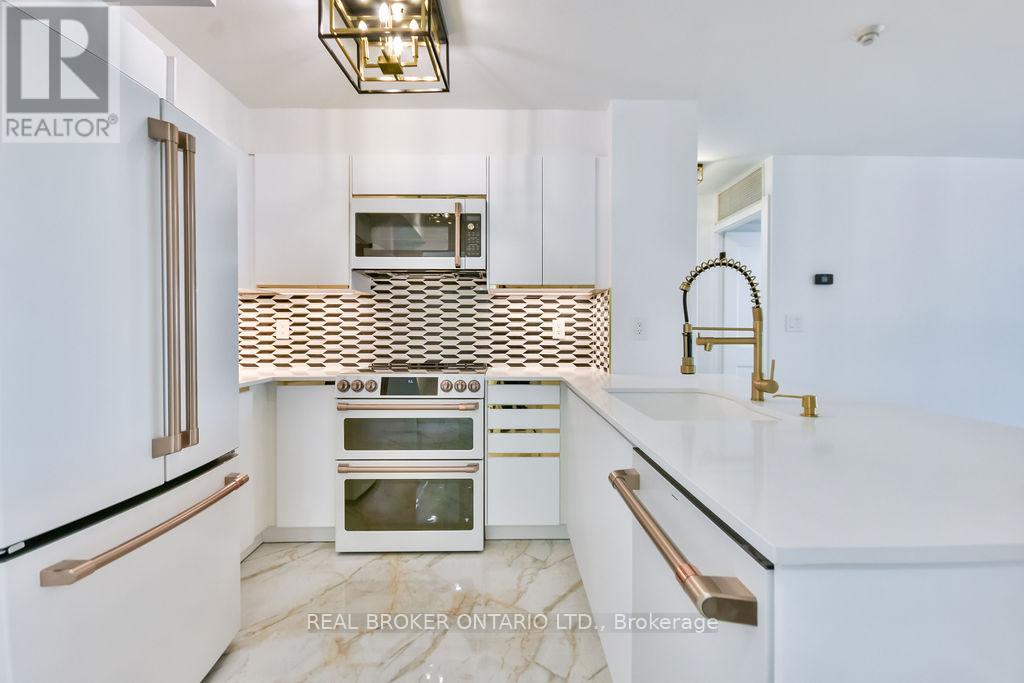 710 - 190 Manitoba Street, Toronto, Ontario  M8Y 3Y8 - Photo 2 - W12847594