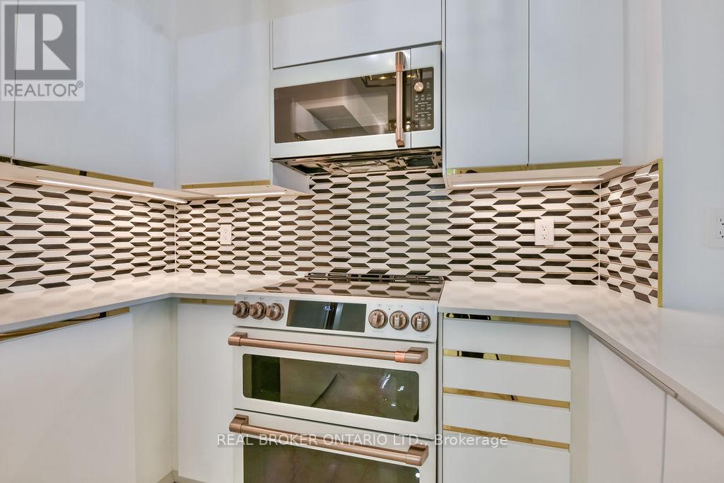 710 - 190 Manitoba Street, Toronto, Ontario  M8Y 3Y8 - Photo 4 - W12847594