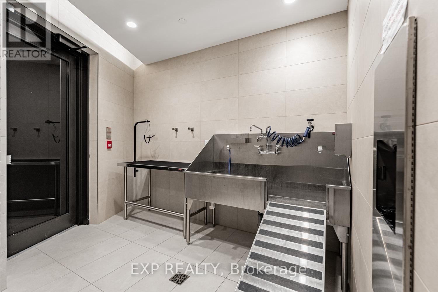 Ph1210 - 3006 William Cutmore Boulevard, Oakville, Ontario  L6H 8A4 - Photo 3 - W12847614