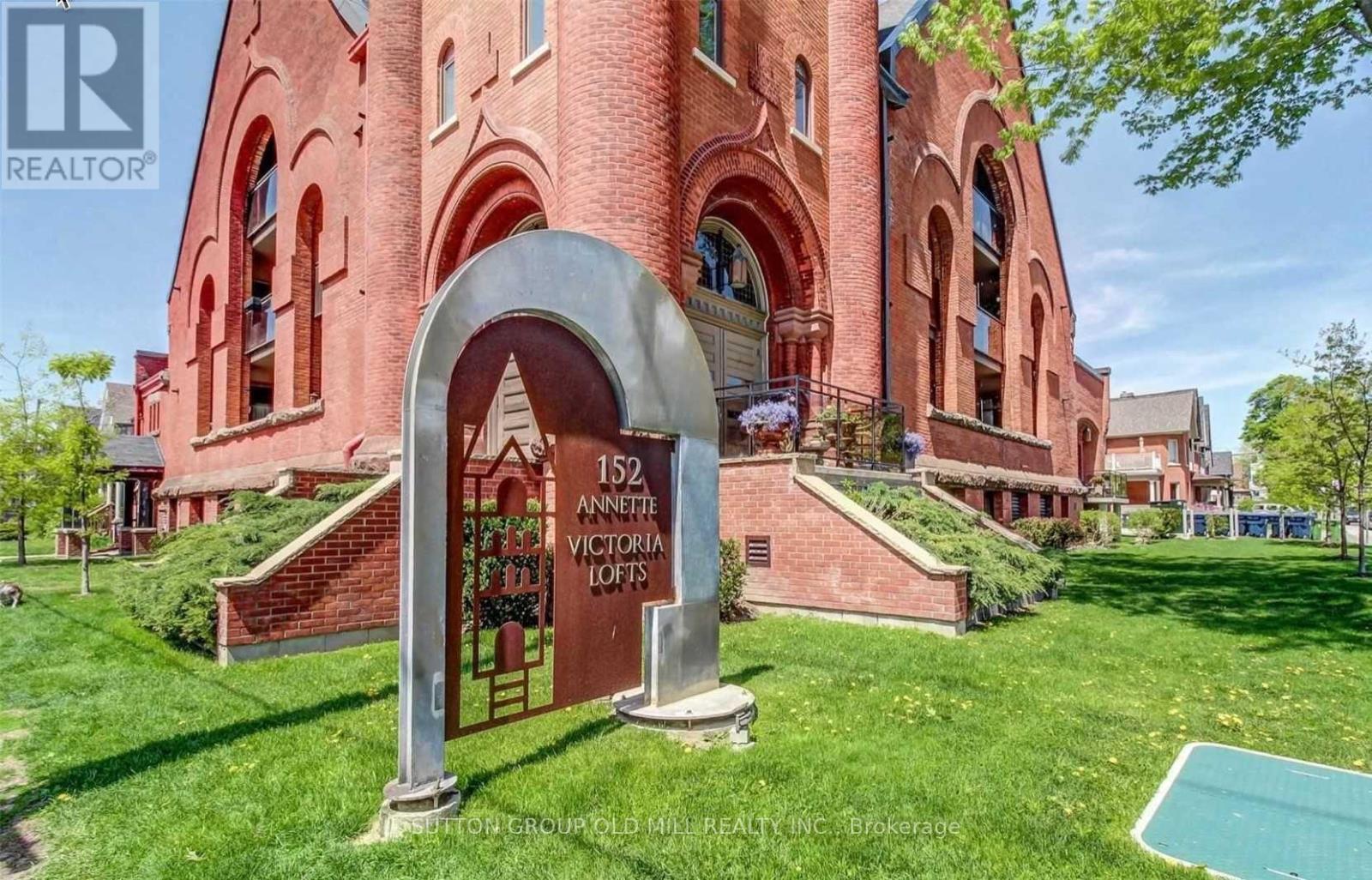 203 - 152 ANNETTE STREET, Toronto, Ontario