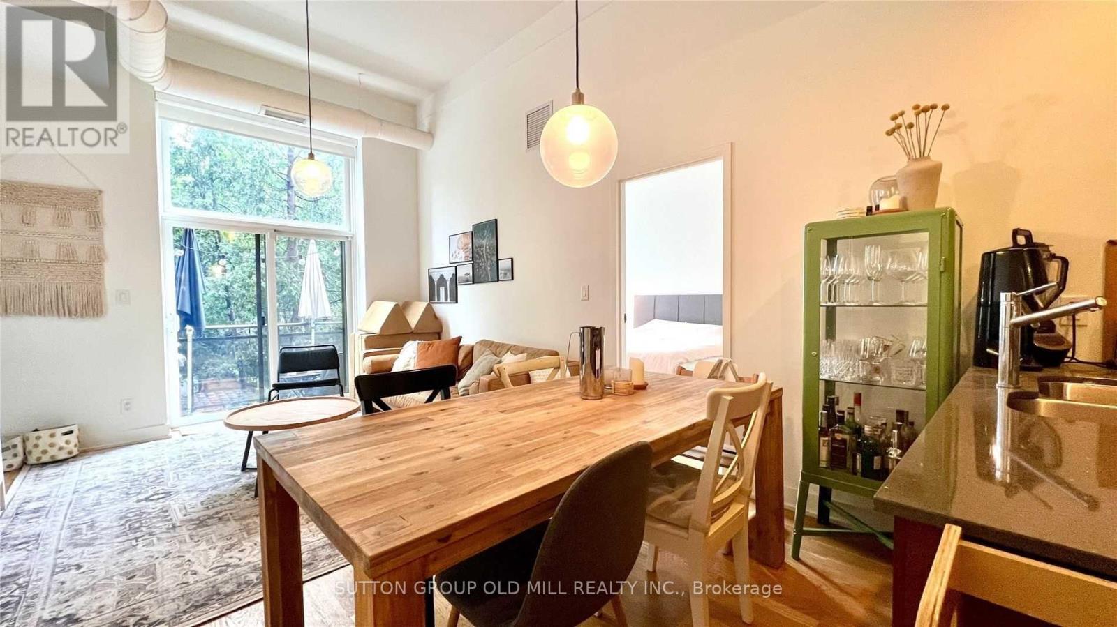 203 - 152 Annette Street, Toronto, Ontario  M6P 1P4 - Photo 4 - W12847756