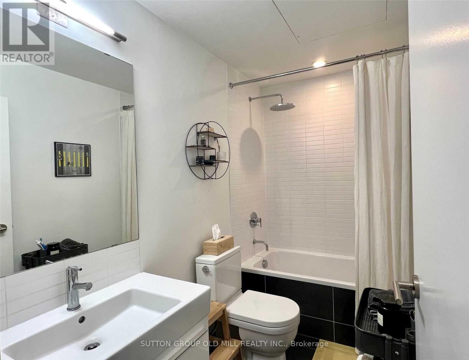 203 - 152 Annette Street, Toronto, Ontario  M6P 1P4 - Photo 7 - W12847756