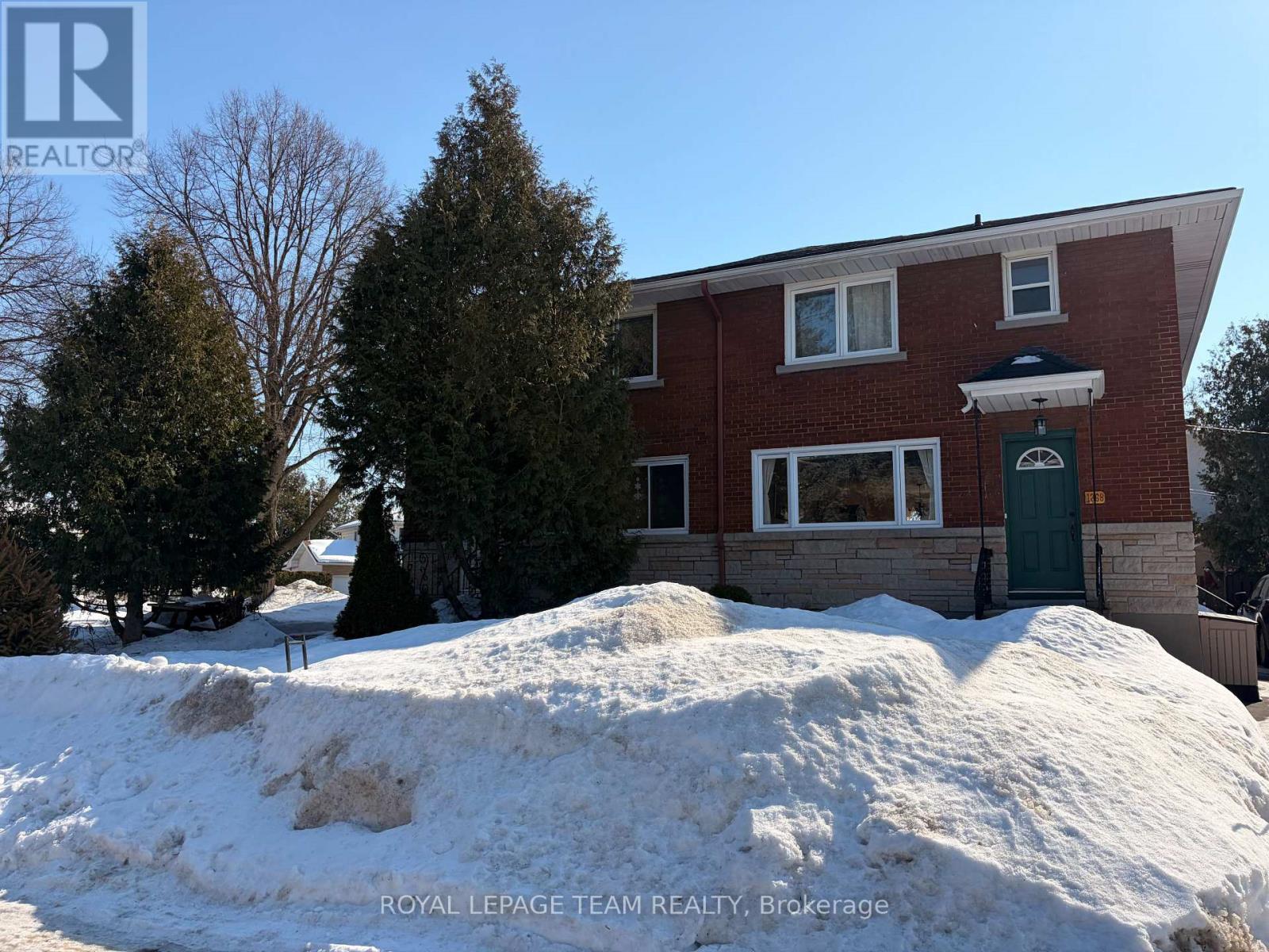 1268 & 1270 Erie Avenue, Ottawa, Ontario  K1V 6G4 - Photo 2 - X12843166
