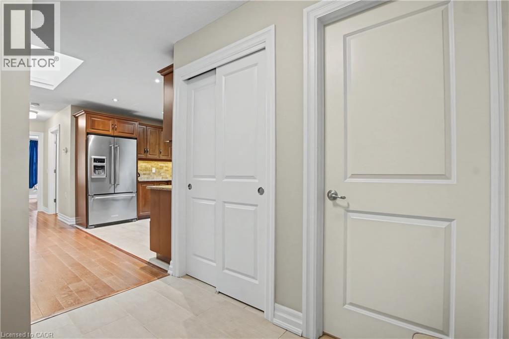 11 Whelans Way, Hamilton, Ontario  L9B 1T8 - Photo 10 - 40807542